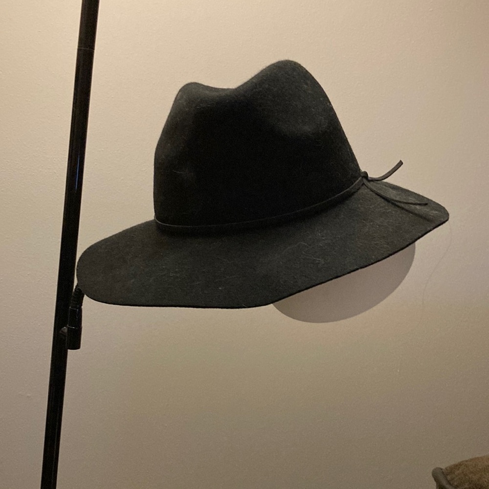 BLACK FEDORA